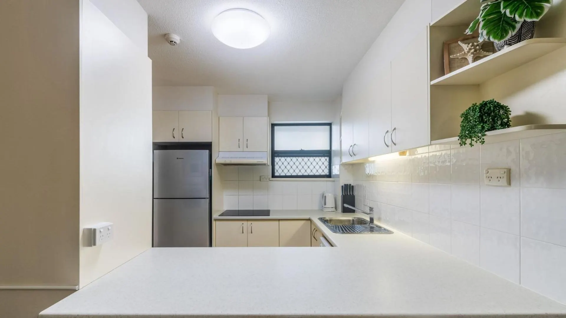 Windward 4, 3 Bedroom Unit Ocean Front Mooloolaba Apartment