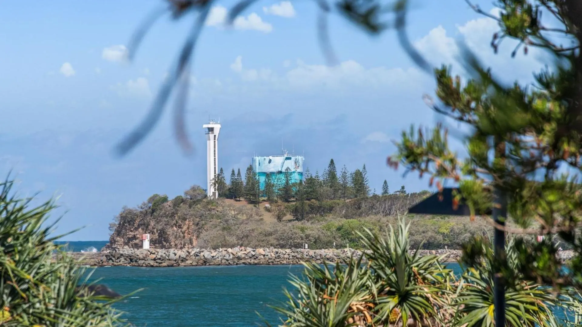 Windward 4, 3 Bedroom Unit Ocean Front Mooloolaba Apartment